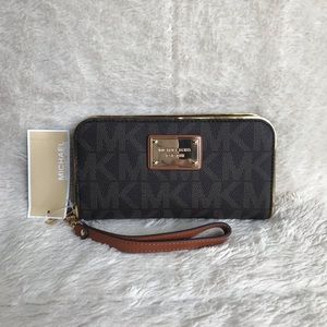 NWT Michael Kors Signature Specchio Wallet